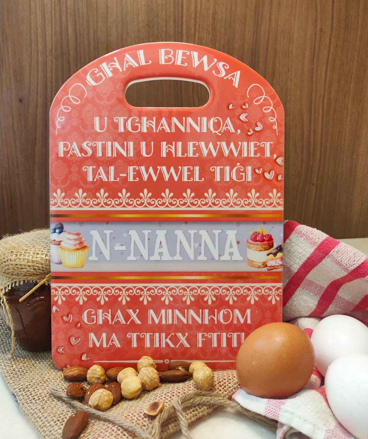 Chopping board (decorative) for grandmother (Bewsa u tgħanniqa)