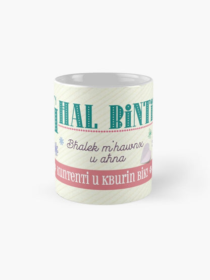 Mug għal binti bi sfond bil-fjuri kuluriti